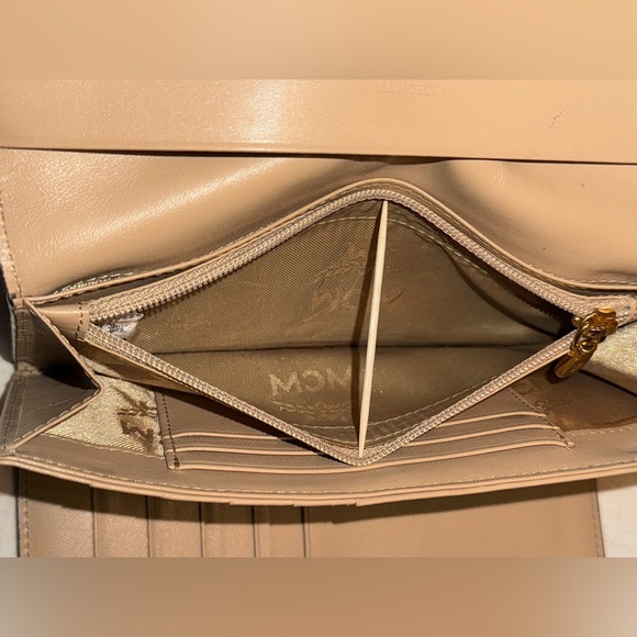 MCM Black Wallet/Unbranded Chain Can Be used as Wallet/Crossbody/Over Shoulder - Picture 9 of 16